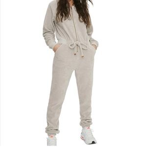 🤍 Brand New Long Sleeve Velour Jumpsuit